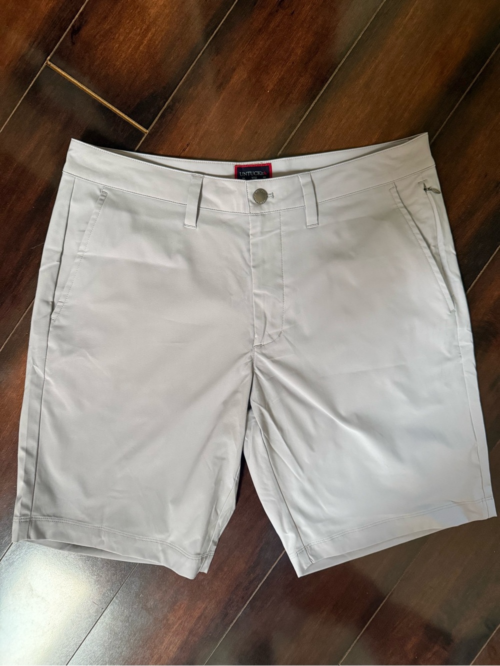 UNTUCKit Men's Light Gray Stretch Flat Front Shorts
